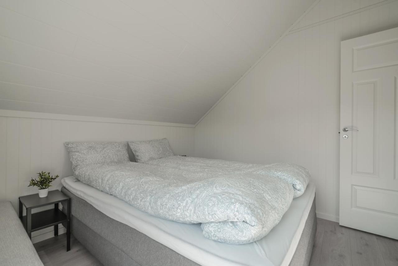 Seafront New Cabin In Lofoten Ballstad Extérieur photo