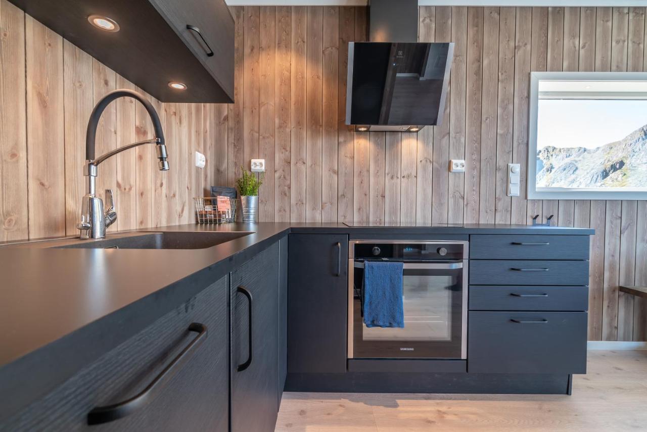 Seafront New Cabin In Lofoten Ballstad Extérieur photo